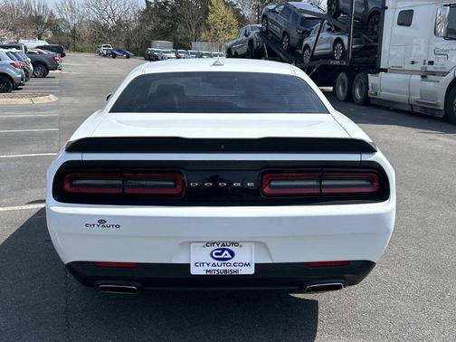 2017 Dodge Challenger SXT