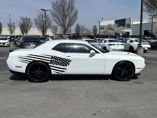 2017 Dodge Challenger SXT