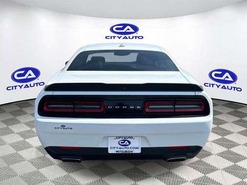 2017 Dodge Challenger SXT