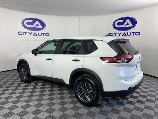 Glacier White 2024 Nissan Rogue S