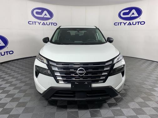 Glacier White 2024 Nissan Rogue S