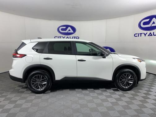 Glacier White 2024 Nissan Rogue S
