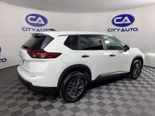 Glacier White 2024 Nissan Rogue S