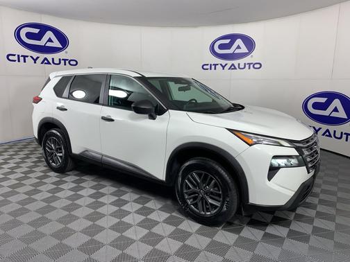 Glacier White 2024 Nissan Rogue S