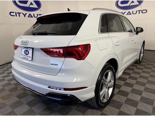 2020 Audi Q3 45 S line Premium