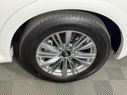 2018 INFINITI QX80 Base