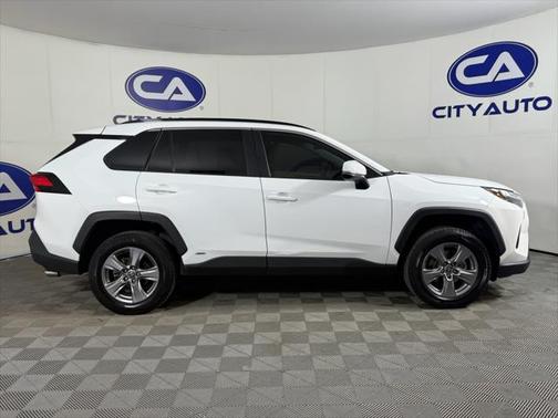 2022 Toyota RAV4 Hybrid XLE