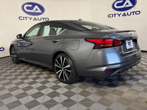 2021 Nissan Altima SR FWD