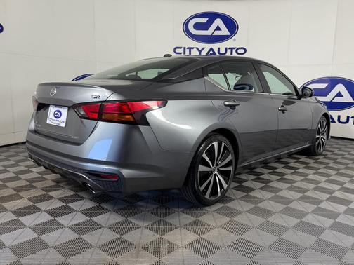 2021 Nissan Altima SR FWD