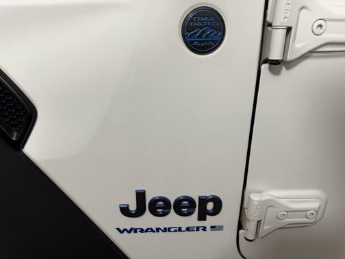 2023 Jeep Wrangler 4xe Willys