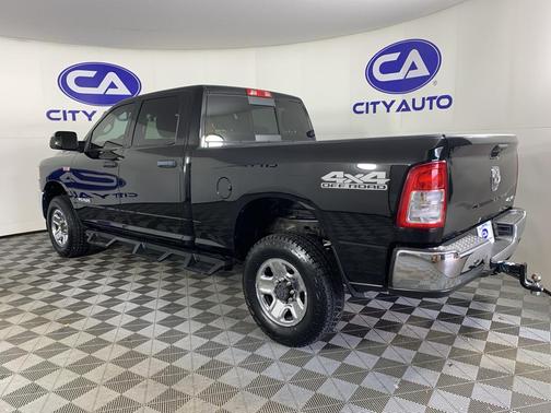 2019 RAM 2500 Tradesman Crew Cab 4x4 6'4' Box