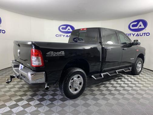 2019 RAM 2500 Tradesman Crew Cab 4x4 6'4' Box