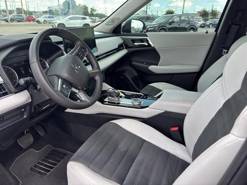 BLACK 2025 Mitsubishi Outlander SE