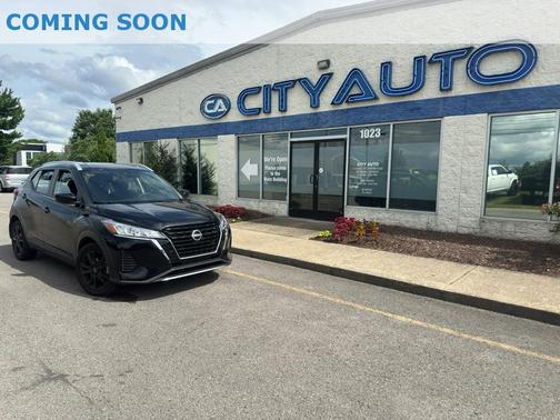 Super Black 2023 Nissan Kicks SV