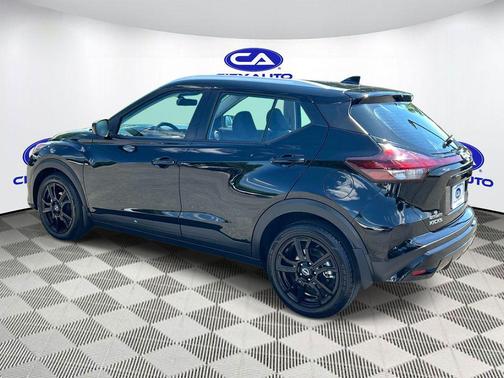 Super Black 2023 Nissan Kicks SV