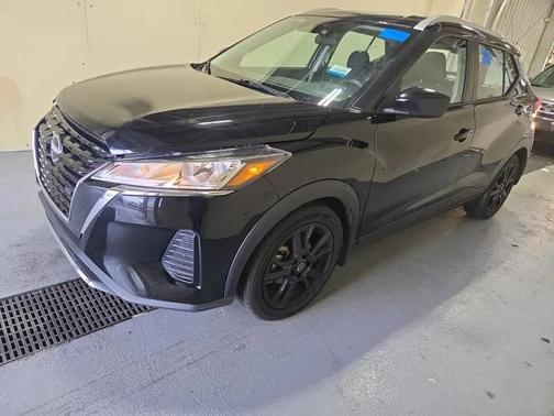 Super Black 2023 Nissan Kicks SV