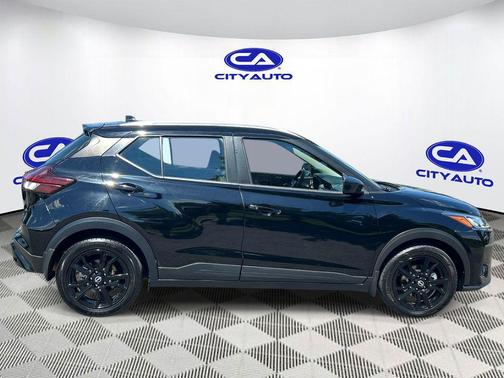 Super Black 2023 Nissan Kicks SV