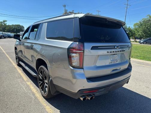 Sterling Gray Metallic 2023 Chevrolet Suburban 4WD High Country