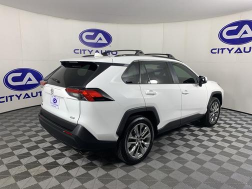 Super White 2019 Toyota RAV4 XLE Premium