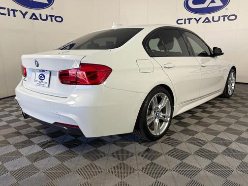 2018 BMW 330 330i