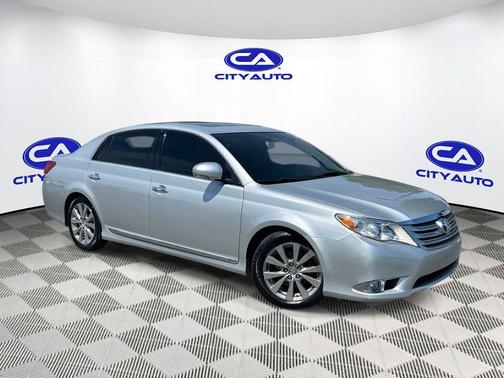 Classic Silver Metallic 2012 Toyota Avalon Limited