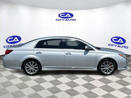 Classic Silver Metallic 2012 Toyota Avalon Limited