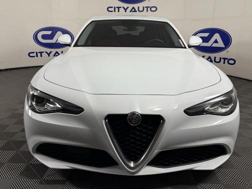 2018 Alfa Romeo Giulia Base