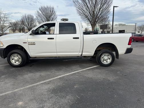 2018 RAM 2500 Tradesman Crew Cab 4x4 6'4' Box