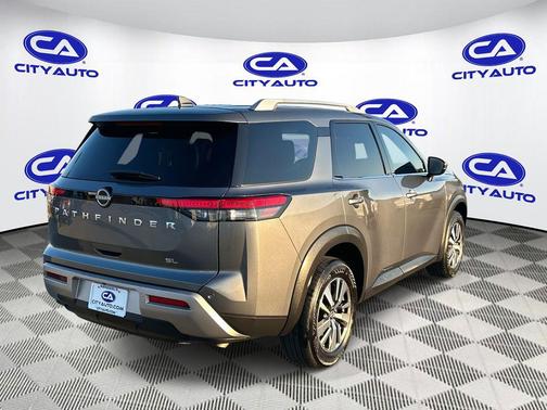 2023 Nissan Pathfinder SL FWD