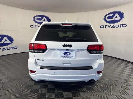 Bright White Clearcoat 2018 Jeep Grand Cherokee Altitude