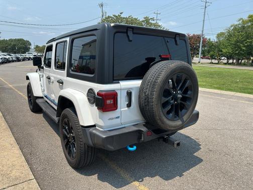 Bright White Clearcoat 2023 Jeep Wrangler 4xe Sahara
