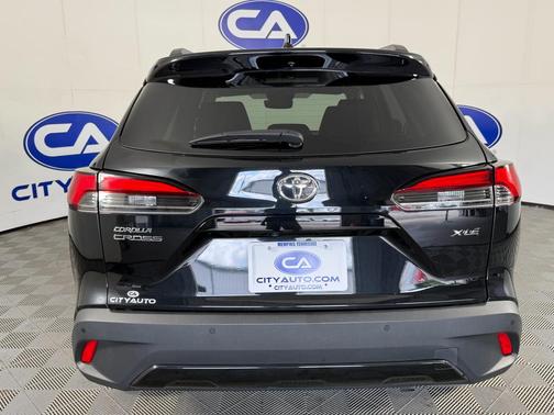 2024 Toyota Corolla Cross XLE