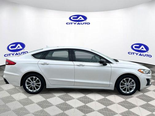 White Platinum Metallic Tri-Coat 2020 Ford Fusion SE