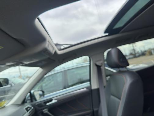 2024 Volkswagen Tiguan 2.0T Wolfsburg Edition