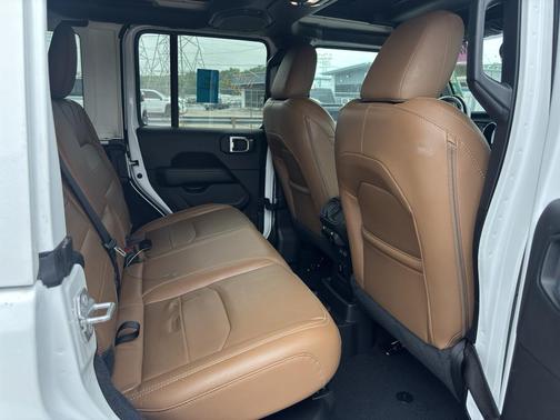Bright White Clearcoat 2021 Jeep Wrangler Unlimited 4xe Sahara