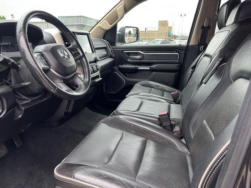 Granite Crystal Metallic Clearcoat 2019 RAM 1500 Laramie