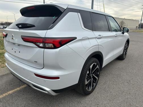 2024 Mitsubishi Outlander SE 2.5 2WD