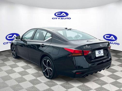 Super Black 2024 Nissan Altima SR FWD