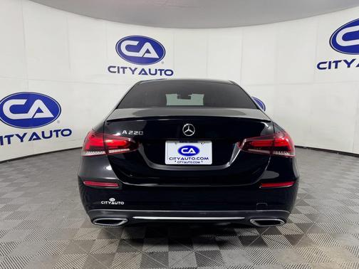 2022 Mercedes-Benz A-Class A220