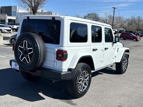 2025 Jeep Wrangler 4-Door Sahara 4x4