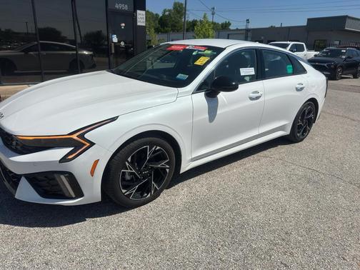 Snow White Pearl 2025 Kia K5 GT-Line