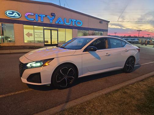 2023 Nissan Altima SR FWD