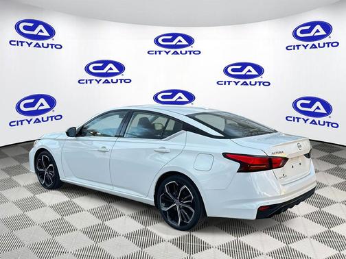 2023 Nissan Altima SR FWD
