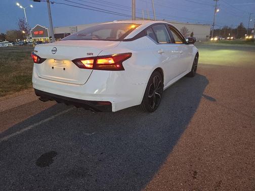 2023 Nissan Altima SR FWD