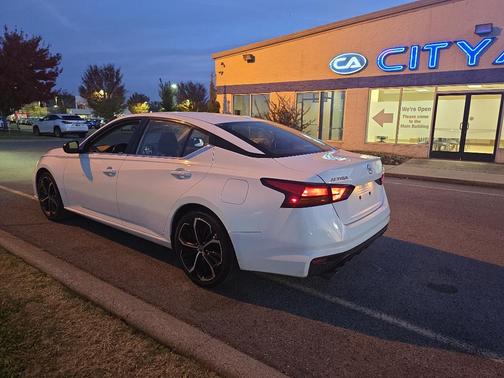 2023 Nissan Altima SR FWD