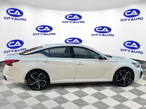 2023 Nissan Altima SR FWD