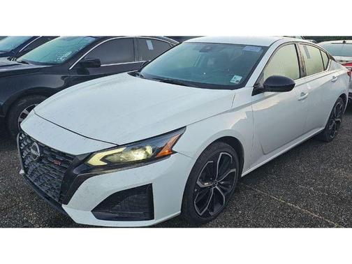 2023 Nissan Altima SR FWD
