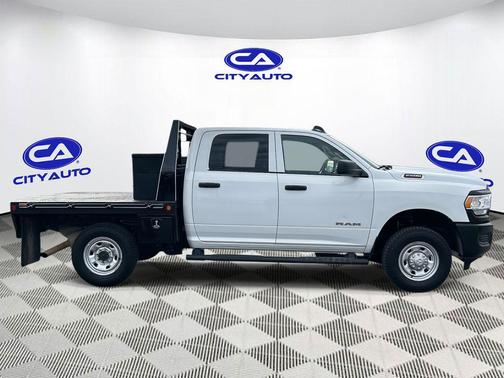 2019 RAM 2500 Tradesman Crew Cab 4x4 6'4' Box