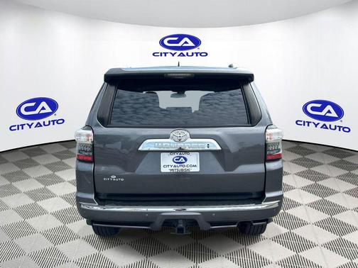 Magnetic Gray Metallic 2018 Toyota 4Runner SR5 Premium