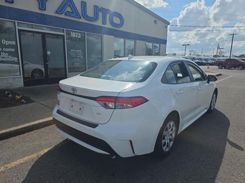 Super White 2020 Toyota Corolla LE